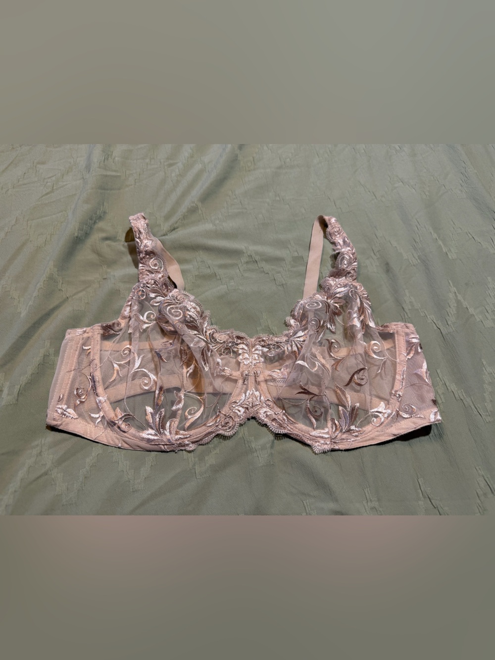 Soma sheer lace bra with floral embroidery, size 40D